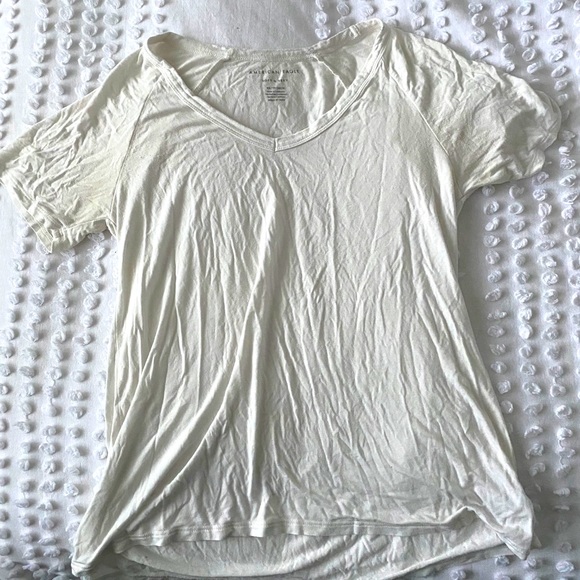 white basic tee - Picture 1 of 3